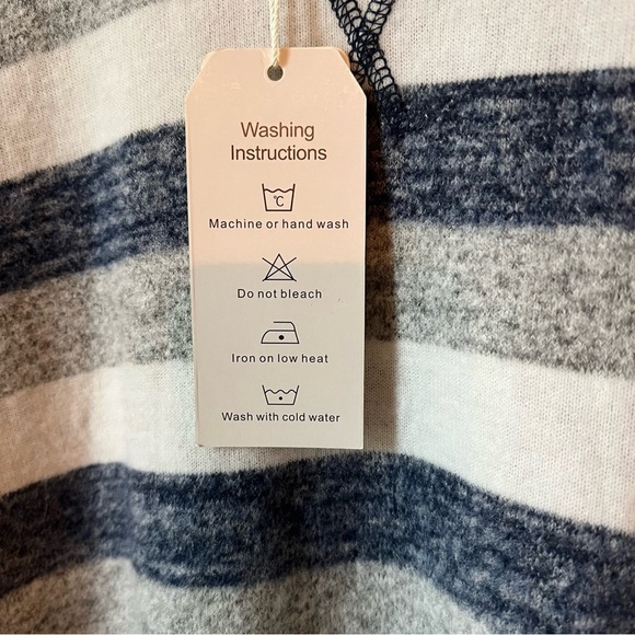 Aokosor striped, pullover top, ladies size 3XL, new with tags - Picture 5 of 7